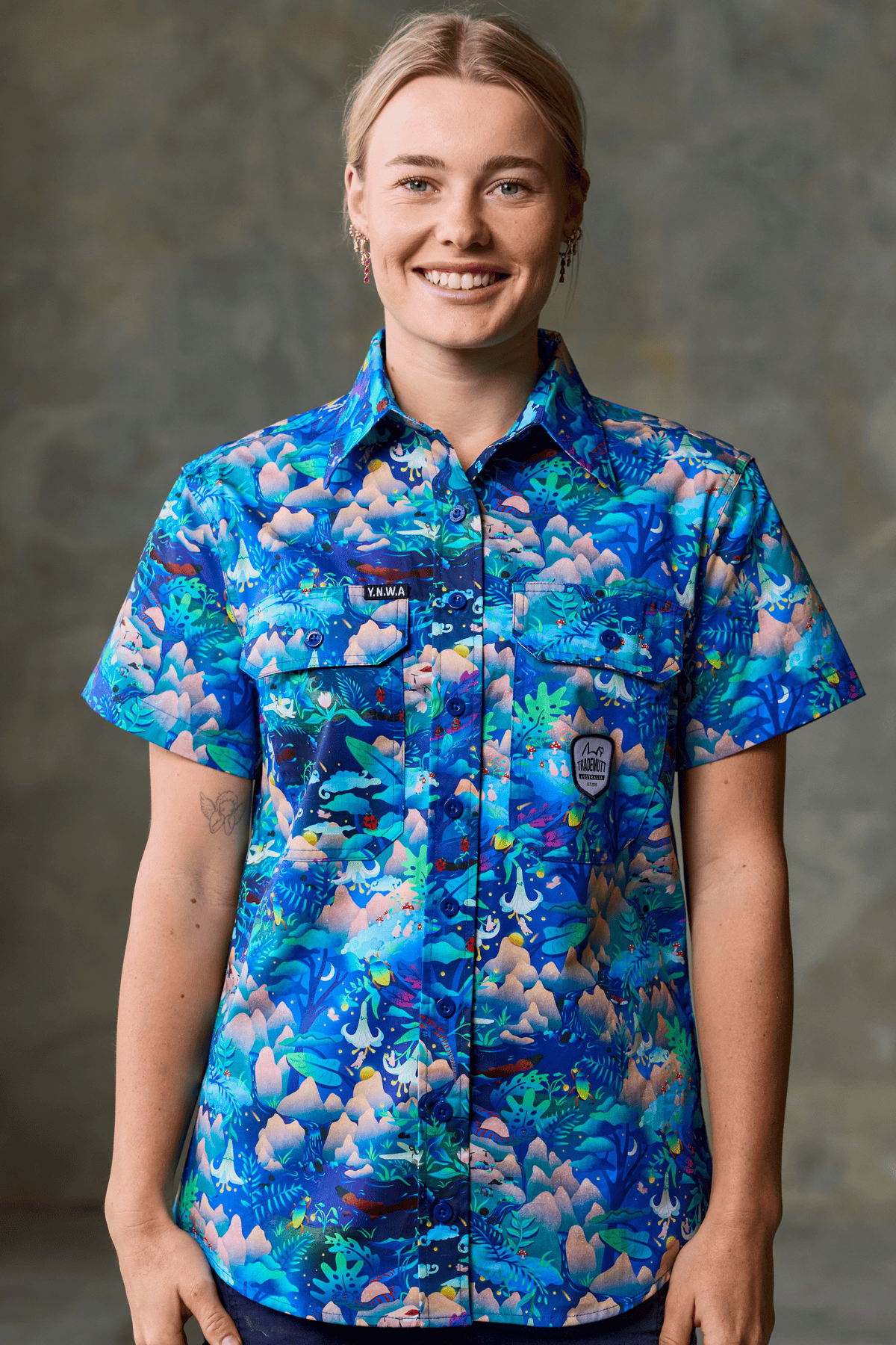 TradeMutt Workshirt Women's Walkin on a Dream Womens Short Sleeve Work Shirt Women's Walkin on a Dream Womens Short Sleeve Work Shirt