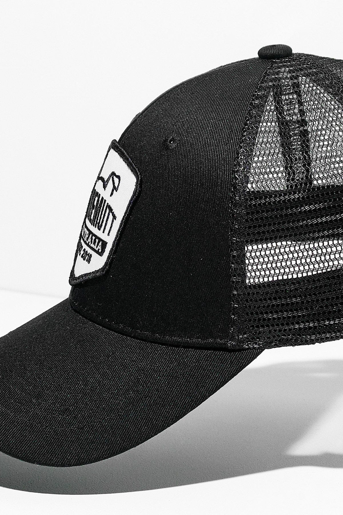 Black trucker 2024 cap